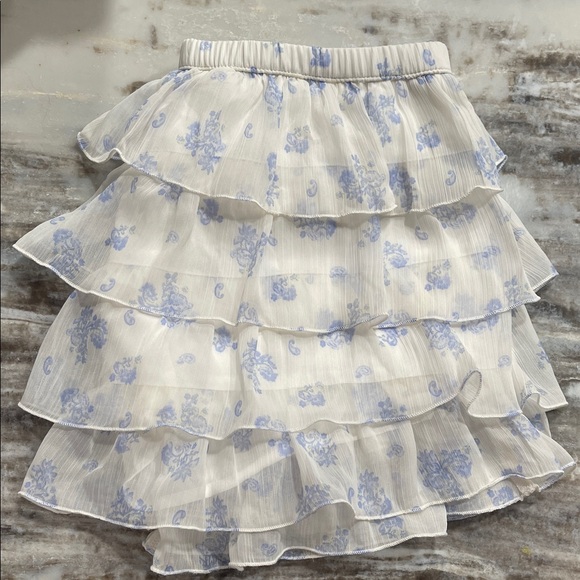Hollister Dresses & Skirts - Hollister White and Blue Floral Tiered Skirt
